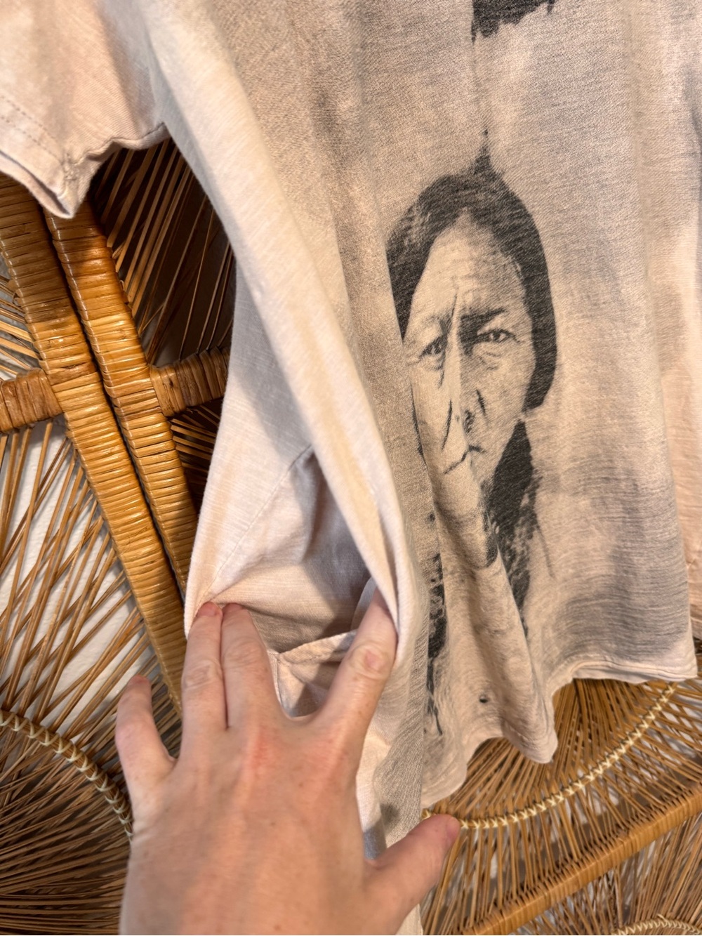 Blue Velvet Relaxed Beige Graphic Tee - Native Portrait Print | Size: M - Picture 4 of 11